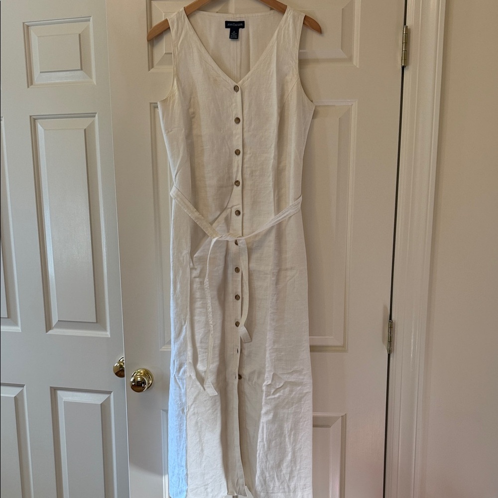 Ann Taylor Cream Sleeveless Midi Dress